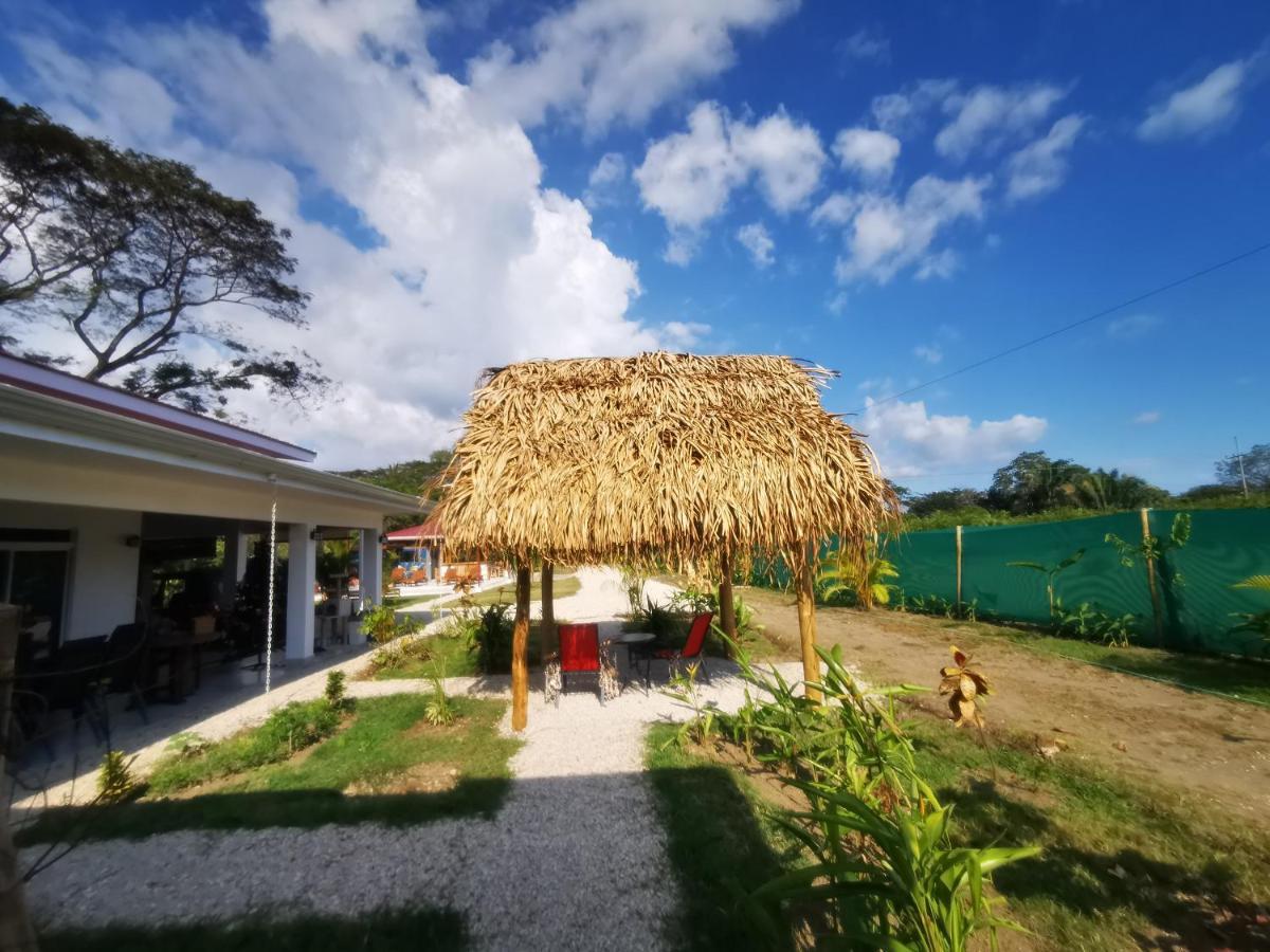 Tuki Tuki Lodge Sámara Exterior photo